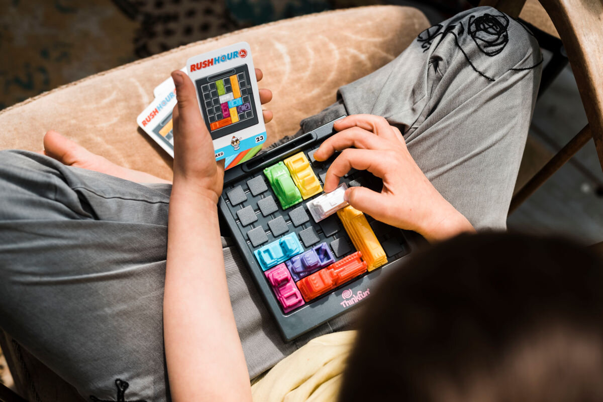 Gra logiczna RAVENSBURGER Rush Hour Junior poziomy trudności ilość graczy