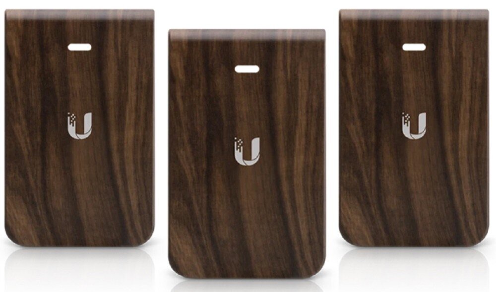 Obudowa UBIQUITI IW-HD-WD-3 (3 szt.) Trzy pionowe nakładki z tworzywa imitującego ciemne drewno ustawione w rzędzie, każda posiada na środku srebrne logo w kształcie litery 'U' oraz podłużny otwór w górnej części