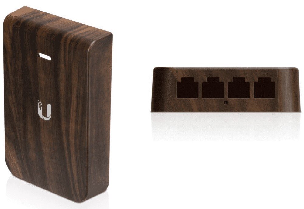 Obudowa UBIQUITI IW-HD-WD-3 (3 szt.) Dwa ujęcia ciemnobrązowej osłony, z lewej widok pod kątem na front z logo i bok obudowy, z prawej widok spodu elementu z czterema prostokątnymi otworami i jednym małym okrągłym wycięciem