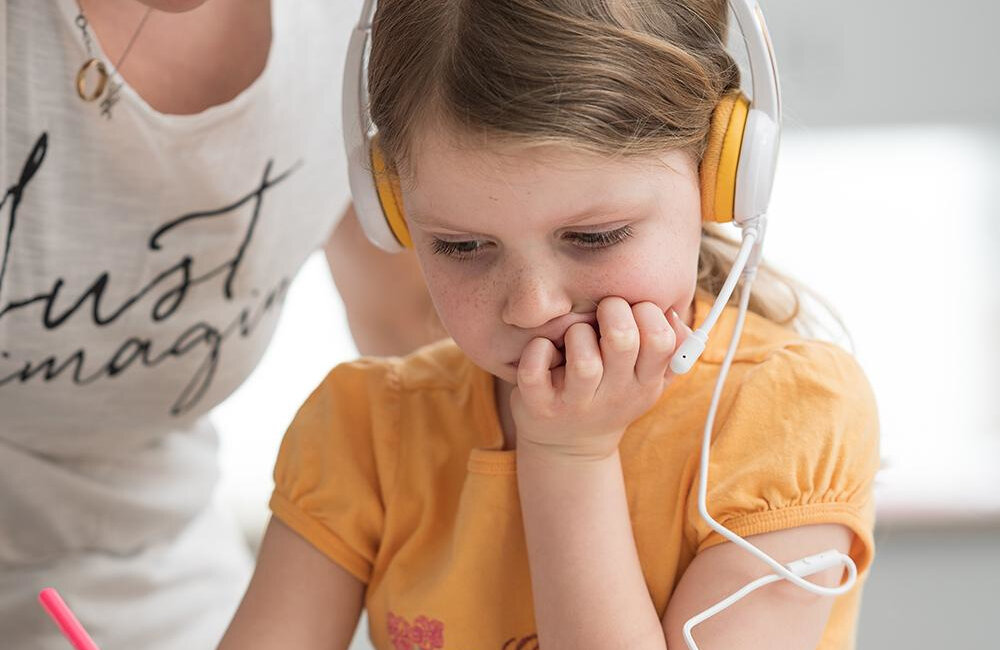 SŁUCHAWKI BUDDYPHONE SCHOOL+ DLA DZIECI 3+ 85 DB Z MIKROFONEM ŻÓŁTE ochrona słuchu maksymalna głośność odporność