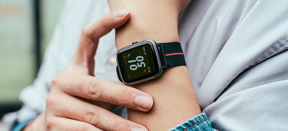 Smartwatch ULEFONE Watch GPS ekran bateria czujniki zdrowie sport pasek ładowanie pojemność rozdzielczość łączność sterowanie krew puls rozmowy smartfon aplikacja