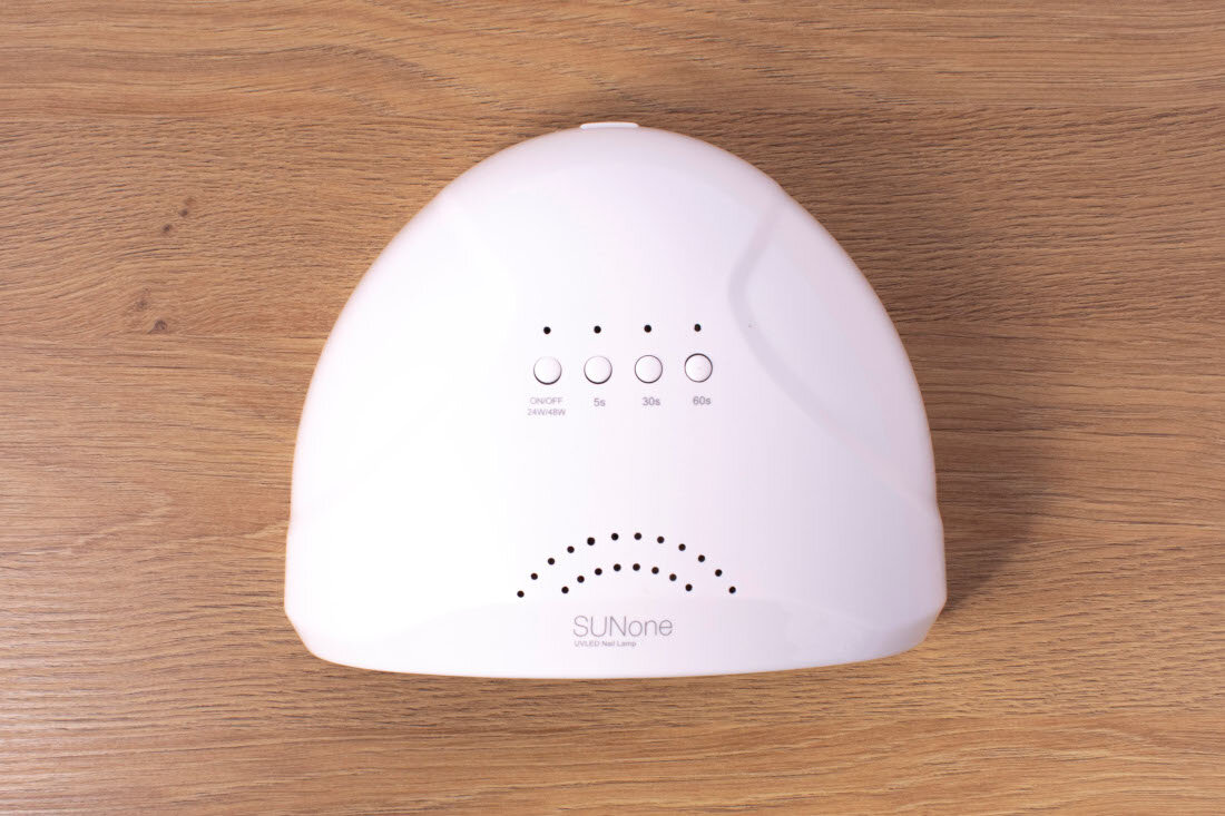 Lampa UV/LED do paznokci SUNONE Sun1 Srebrny Tryby czasowe Sensor Ruchu trzy ustawienia czas pracy moc przycisk ON/OFF potrzeby użytkowanie dostosowanie