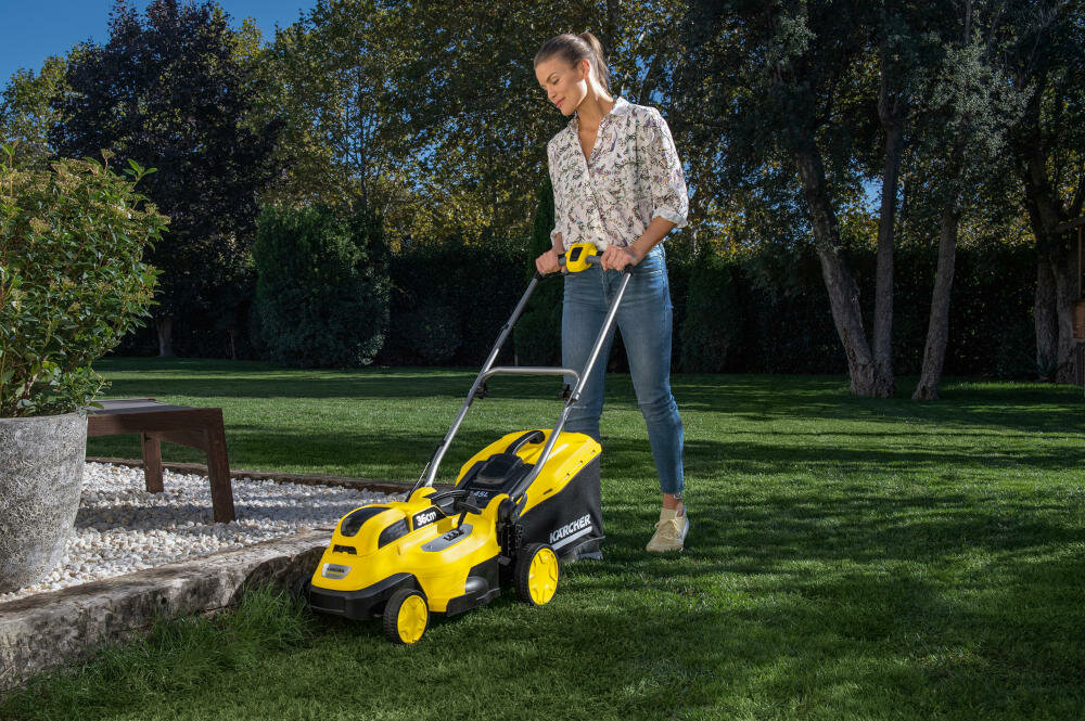 KARCHER mulczowanie zabieg rozdrabnianie trawa skoszona