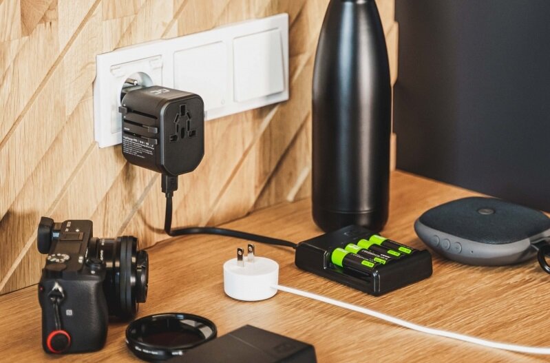 Adapter podróżny GREEN CELL AK84 - Kompatkowe wymiary