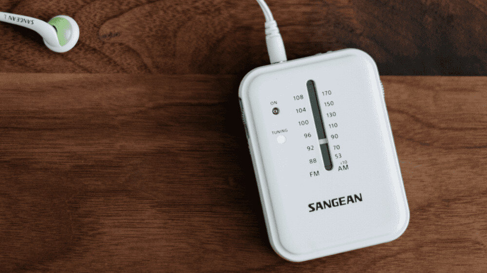 Radio SANGEAN SR-32  - design