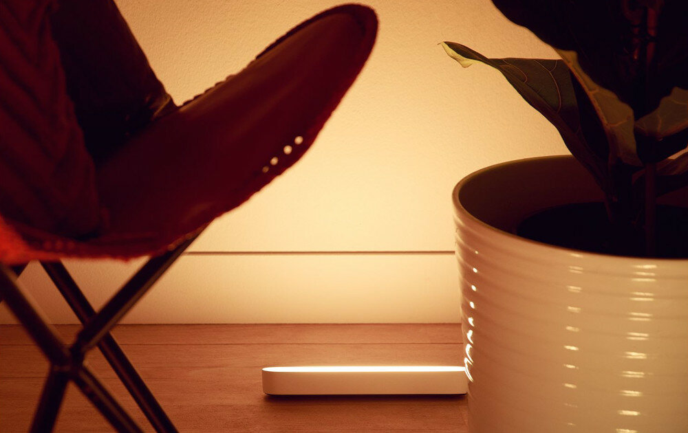 Lampa PHILIPS HUE White and Color Ambiance Play Czarny odcienie swiatla
