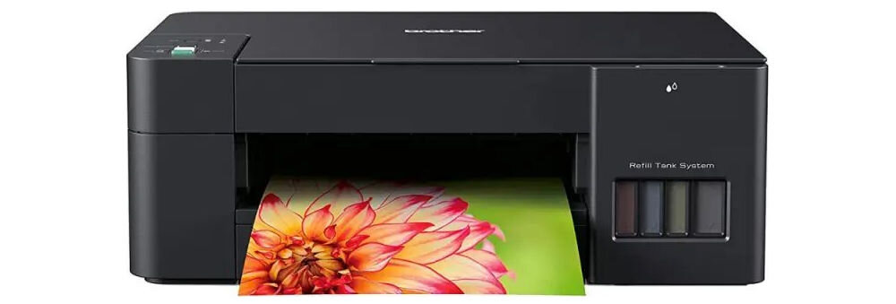 Urządzenie wielofunkcyjne BROTHER DCP-T420W Druk w kolorze, Wi-Fi prezentacja urządzenia od przodu na białym tle z wydrukowaną kartką kolorowy wydruk zdjęć efektowne dokumenty tworzenie profesjonalnych materiałów