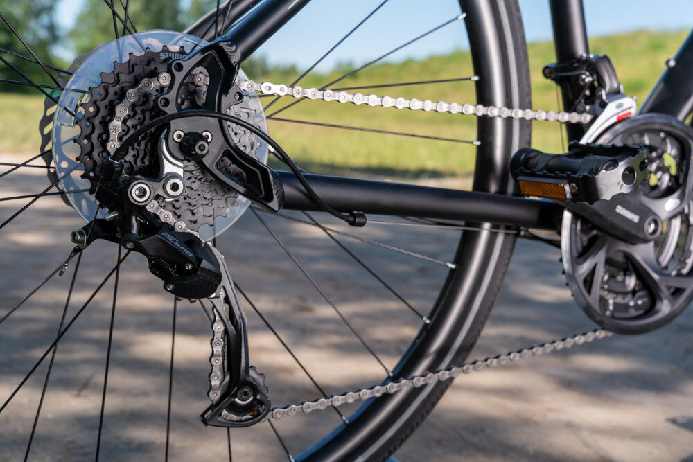 Rower crossowy INDIANA X-Cross 4.0 M19 męski Czarny przerzutki na przód i na tył marki SHIMANO 27 biegów przednia przerzutka SHIMANO Altus tylna przerzutka SHIMANO Alivio