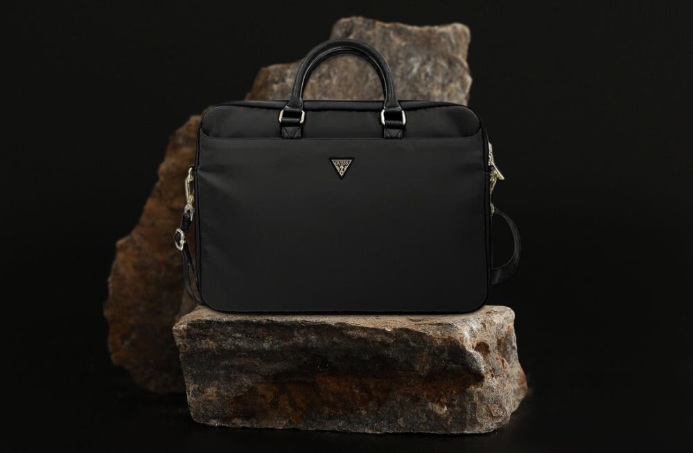 Torba do laptopa GUESS Nylon Triangle Logo 16 cali precyzyjna konstrukcja lepsza ochrona zawiasow