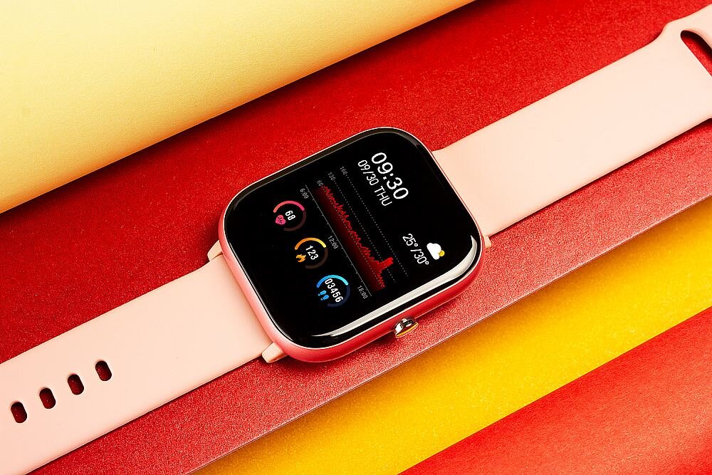 Smartwatch COLMI P8 SE  ekran bateria pomiar czujniki zdrowie sport tryby aplikacje łączność 