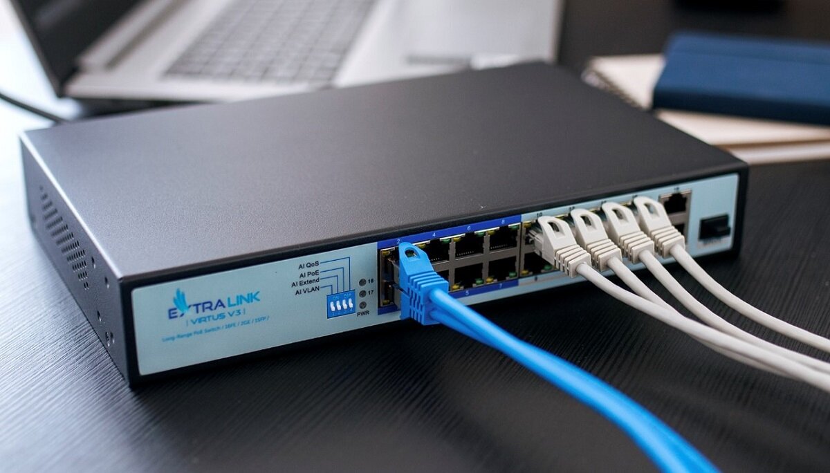 Switch EXTRALINK Virtus V3 Plug and Play z zasilaniem PoE niezawodny wszechstronny wydajny Tryb AI VLAN Tryb AI Extend Tryb AI PoETryb AI QOS