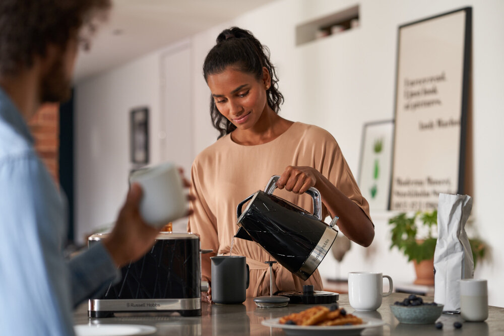 Blender kielichowy RUSSELL HOBBS Sensigence Intelligent 28241-56