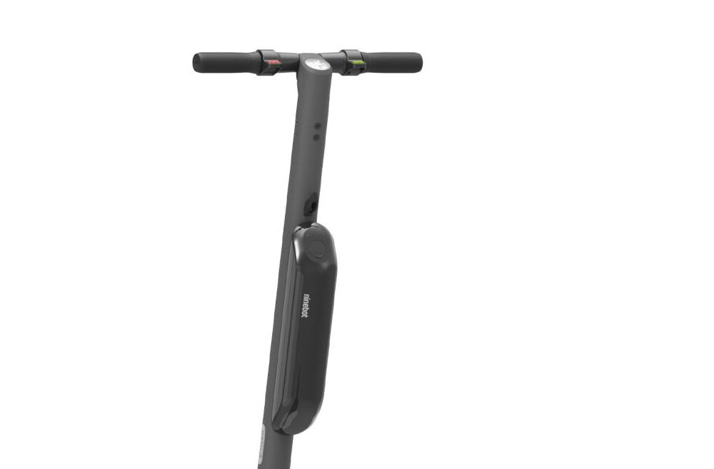 Hulajnoga elektryczna SEGWAY KickScooter E45E Szary kierownica wygodna manetki w dwóch kolor zielonym czerwonym wyświetlacz LED