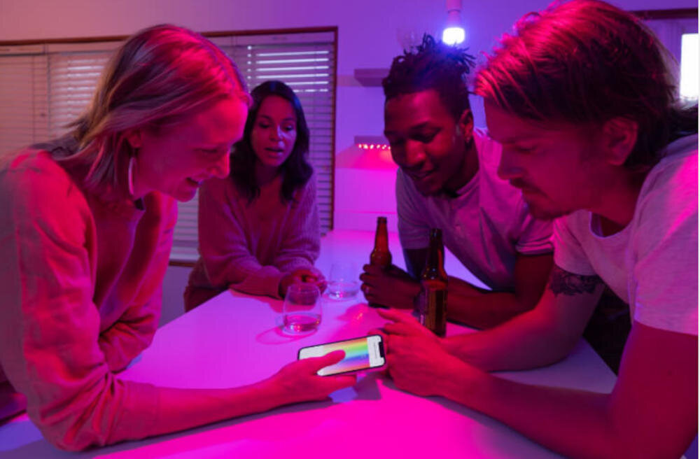 YEELIGHT smartfon sterowanie głosowe atmosfera oświetlenie