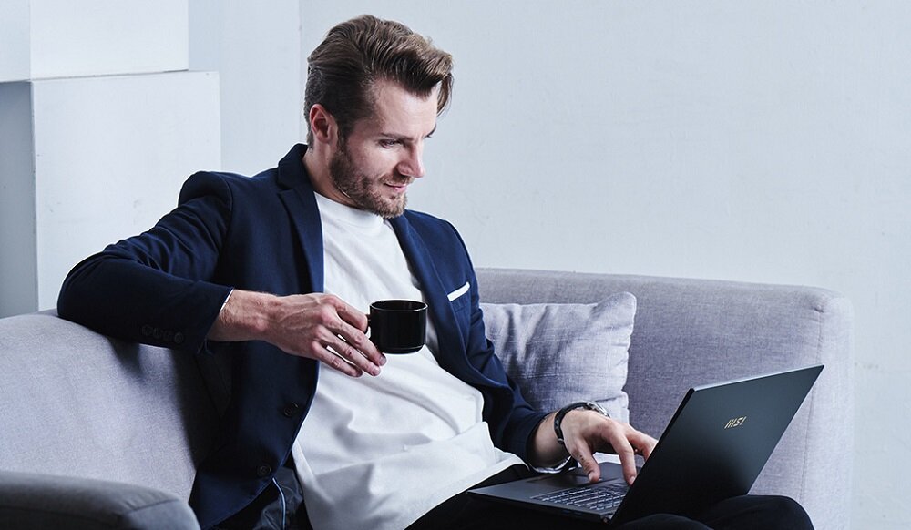 Laptop MSI Summit B15 A11MT - Funkcjonalna obudowa 