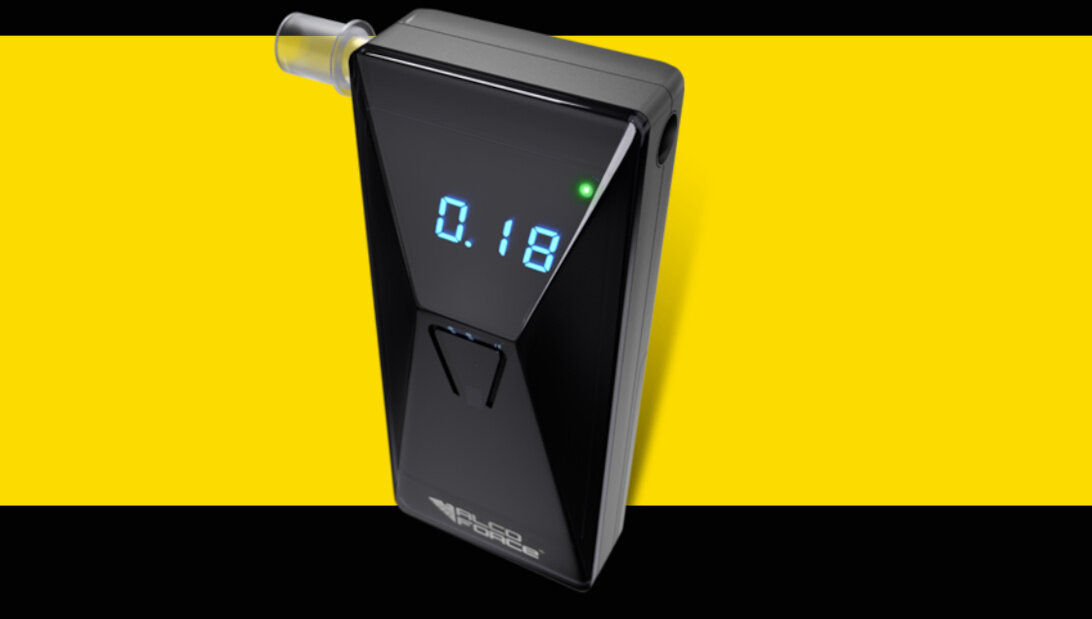 Alkomat ALCOFORCE AF450 Stylowy design rozmiar kanciasty kształt wyświetlacz LED wymiary waga