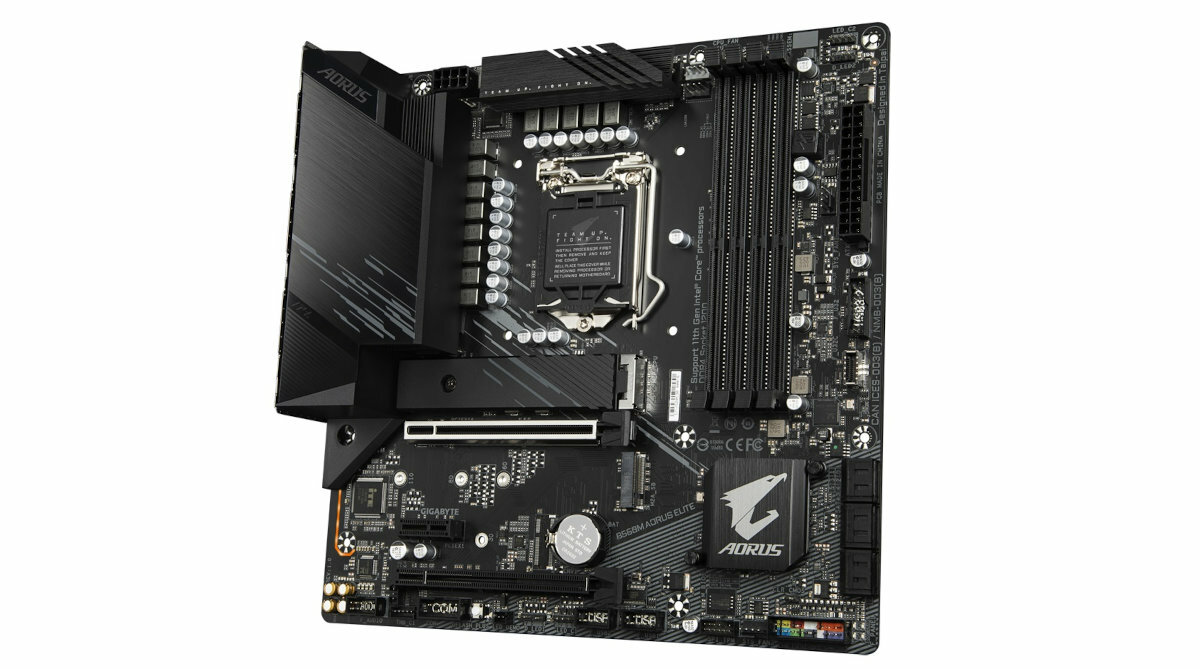 GIGABYTE-B560M-Aorus-Elite-pod skosem