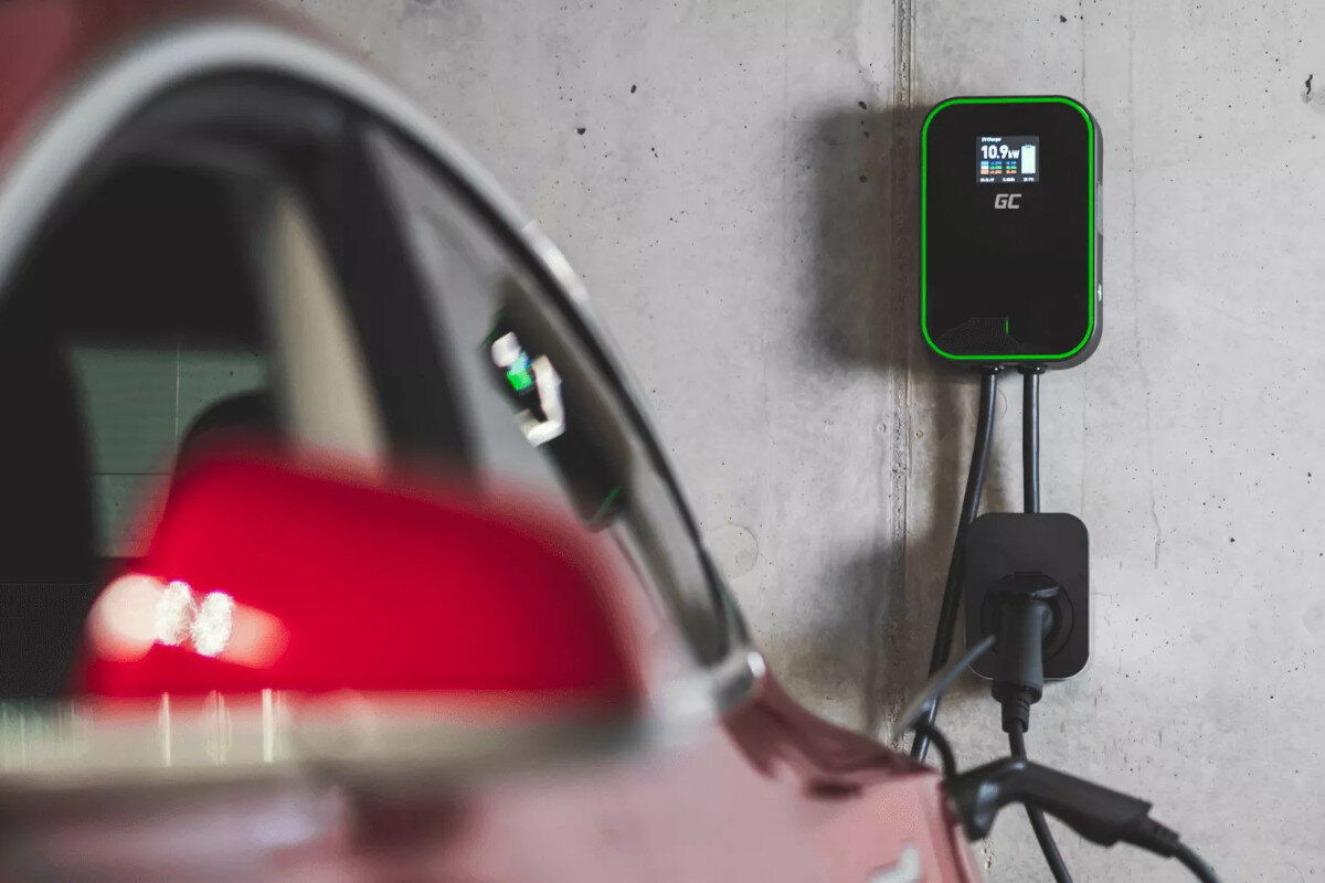 Ladowarka do samochodu elektrycznego GREEN CELL Wallbox EV14 22kW wyglad
