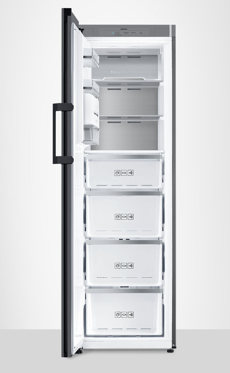 Wizualizacja otwartego modelu Samsung BESPOKE Twin RZ32A748522, który można kupić w sieci sklepów Media Expert. Wizualizacja otwartego modelu Samsung BESPOKE Twin RZ32A748522, który można kupić w sieci sklepów Media Expert.