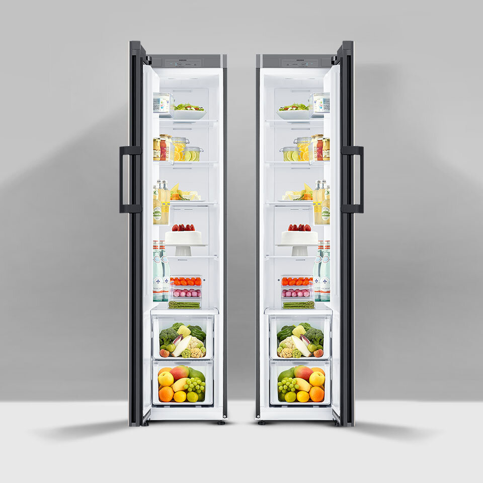 Na zdjęciu pokazano możliwość przełożenia drzwi w chłodziarce Twin Slim, co ułatwia ustawienie urządzenia w dowolnym wnętrzu