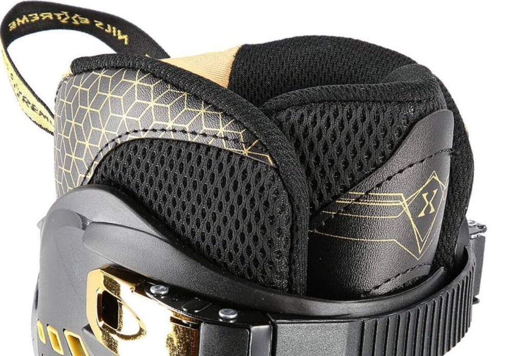 Łyżworolki NILS EXTREME NA20006 (rozmiar 38) zbliżenie na materiał wewnętrzny białe tło w rozmiarze 38 Velvet, Mesh i EVA optymalny komfort i trwałość Velvet oferuje przyjemne dopasowanie i estetyczny wygląd Mesh odpowiada za wentylację stopy i odprowadzanie wilgoci EVA w podeszwie amortyzuje wstrząsy wygoda bezpieczeństwo przyjemność