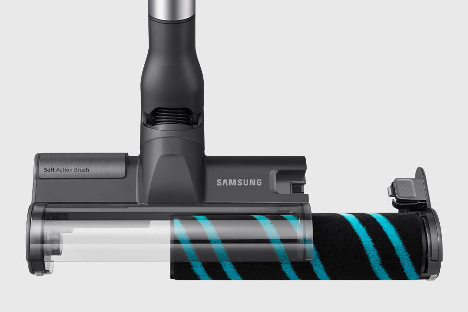 Widoczna na zdjęciu antystatyczna szczotka do twardych powierzchni Soft Action Brush wchodzi w skład zestawu odkurzacza Samsung Jet VS20T7538T5 dostępnego w ofercie sieci sklepów Media Expert Widoczna na zdjęciu antystatyczna szczotka do twardych powierzchni Soft Action Brush wchodzi w skład zestawu odkurzacza Samsung Jet VS20T7538T5 dostępnego w ofercie sieci sklepów Media Expert