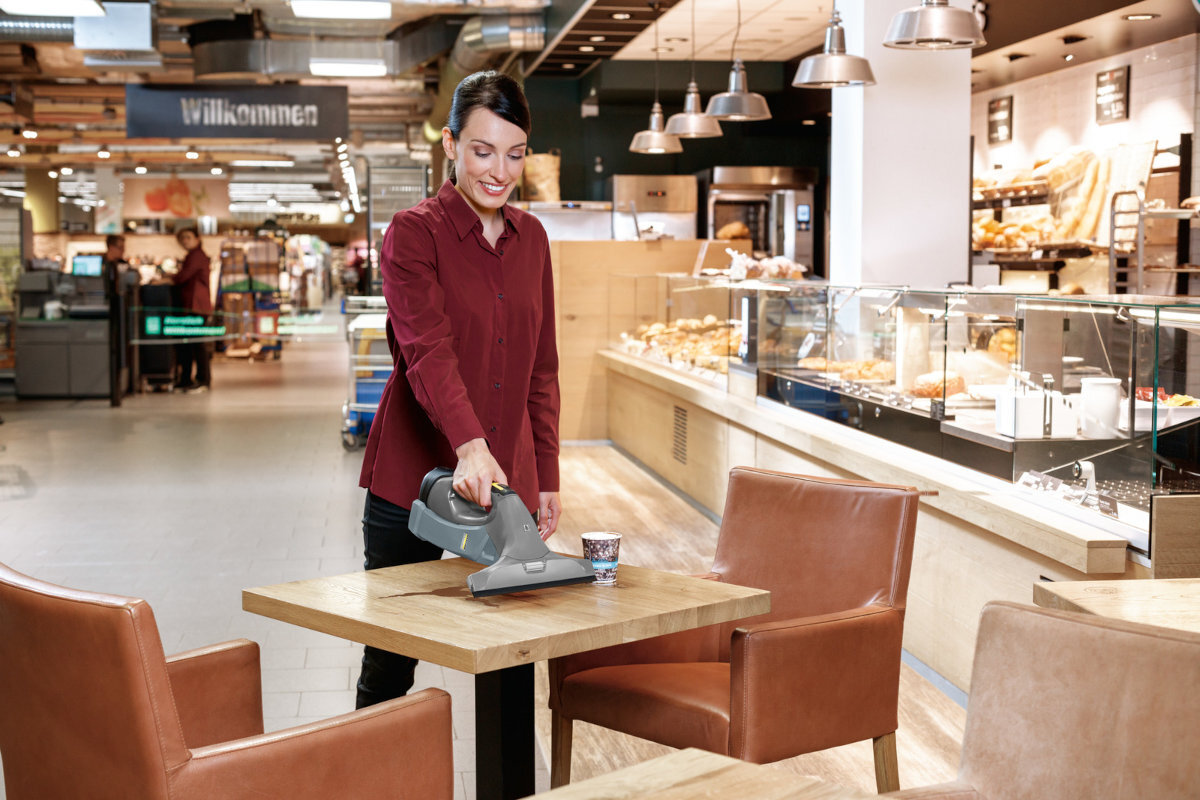 Myjka do okien KARCHER WVP 10 1.633-550.0 akumulator pojemnik