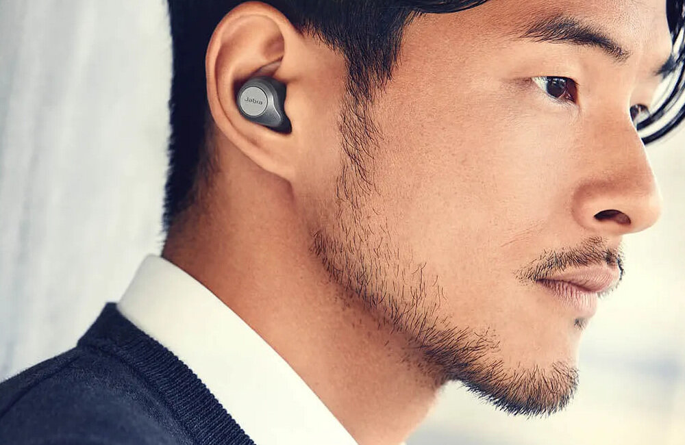 Słuchawki Jabra Elite 85T dopasowanie wkładki odporność na pot i wodę