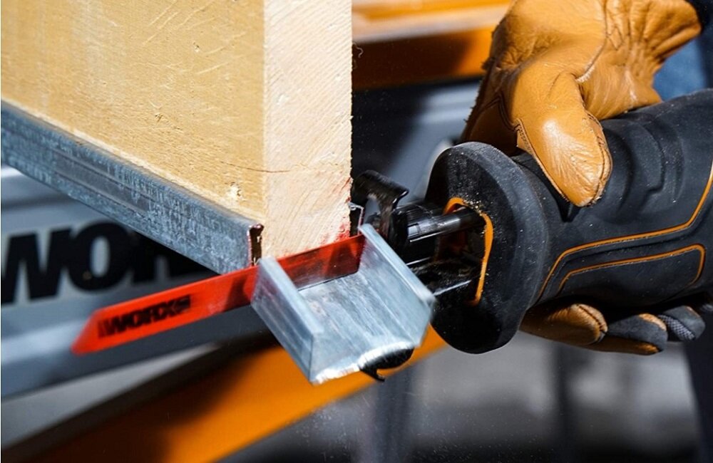 Piła szablasta WORX WX500 Maksymalna głębokość cięcia w drewnie 130 mm Maksymalna głębokość cięcia w stali 10 mm