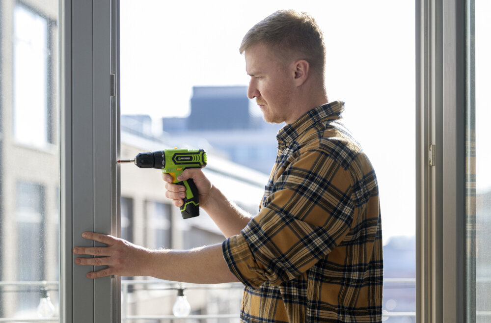 Wiertarko-wkrętarka FIELDMANN FDV 10252-A solidna konstrukcja z wysokiej jakości materiałów ergonomiczny kształt wygodny uchwyt waga 1,1 kg