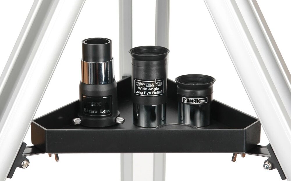 Teleskop Sky-Watcher BK 1149 EQ2 okulary na tacce wyposażenie