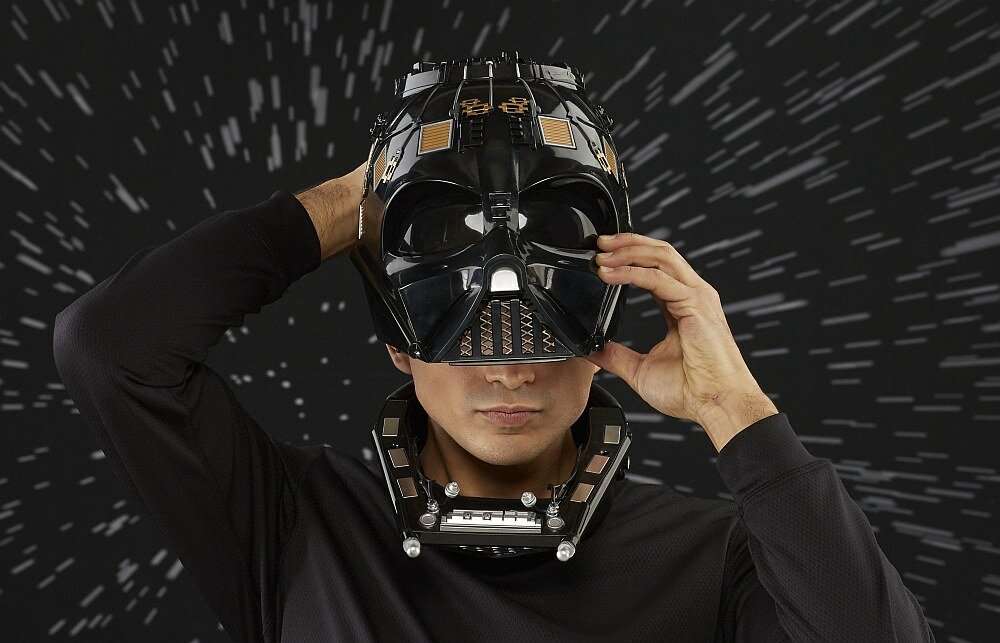 Hełm HASBRO Star Wars E6 Darth Vader Electronic Helmet gwiezdne wojny zabawka podstawka kolekcja dźwięki regulacja