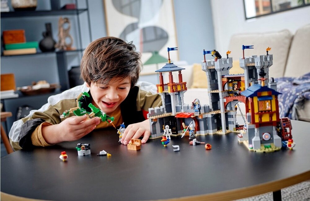 LEGO Creator 3w1 Średniowieczny zamek 31120 Fantastyczny zestaw pobudzający dziecięcą wyobraźnię kreatywna zabawa