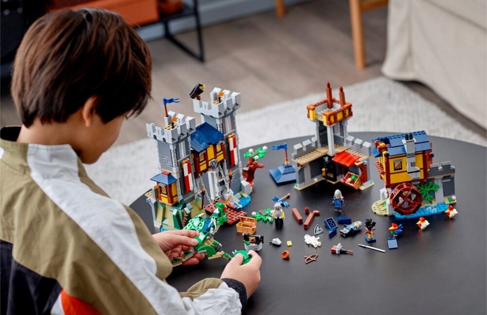 LEGO Creator 3w1 Średniowieczny zamek 31120 1426 elementów