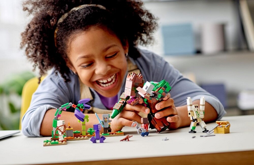 LEGO Minecraft Postrach Dżungli 21176 Mocarny olbrzym z minecraftowej dżungli