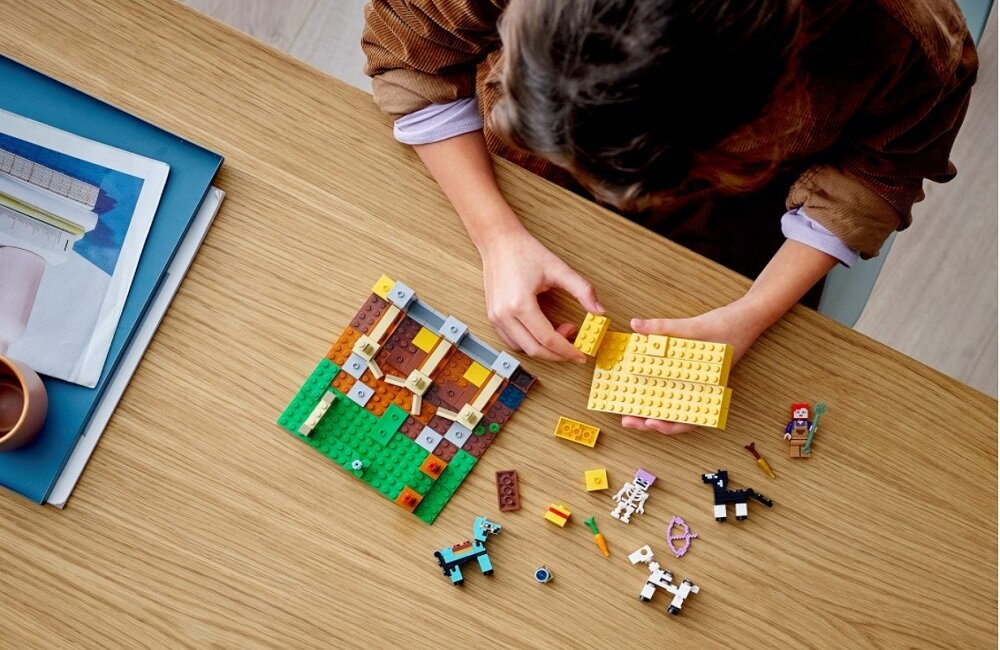 LEGO Minecraft Stajnia 21171 Pomoc w rozwoju życiowych umiejętności