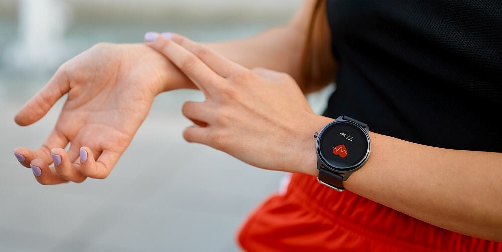 Smartwatch GARETT Women Paula   ekran bateria pasek wykonanie odporność funkcje monitoring pomiar aplikacja łączność odbieranie dzwonienie 