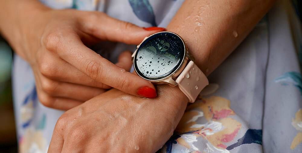 Smartwatch GARETT Women Paula ekran bateria pasek wykonanie odporność funkcje monitoring pomiar aplikacja łączność odbieranie dzwonienie