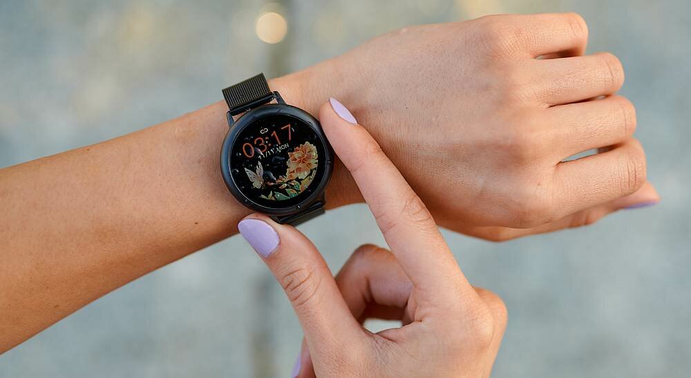 Smartwatch GARETT Women Emma   ekran bateria pasek wykonanie odporność funkcje monitoring pomiar aplikacja łączność odbieranie dzwonienie 