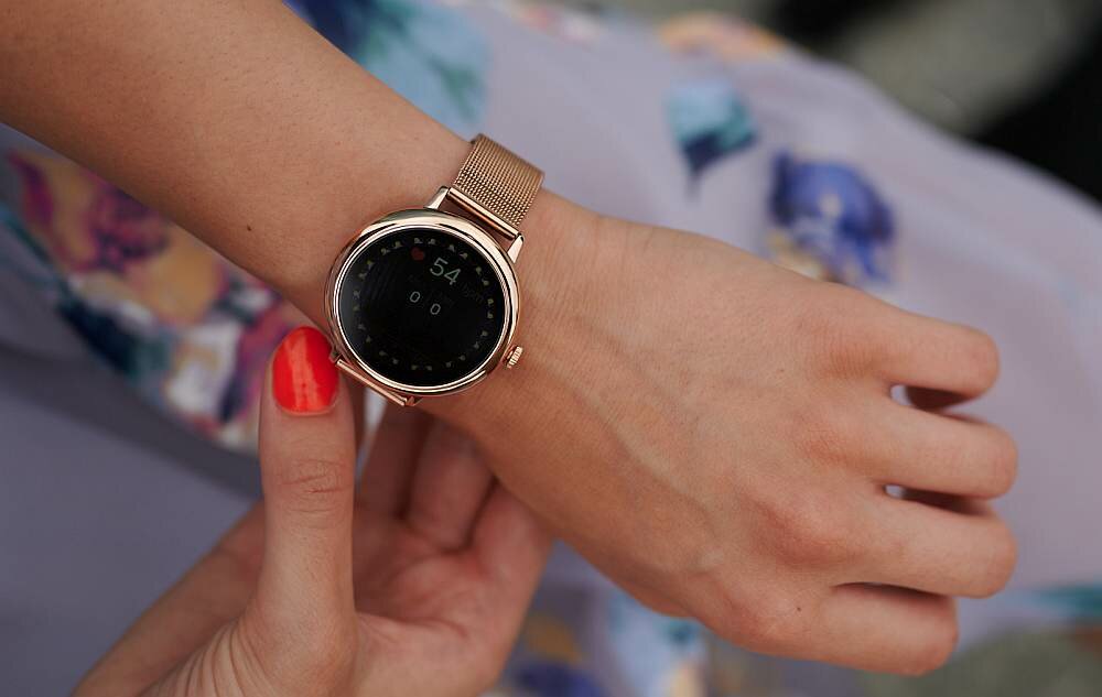 Smartwatch GARETT Women Emma   ekran bateria pasek wykonanie odporność funkcje monitoring pomiar aplikacja łączność odbieranie dzwonienie 