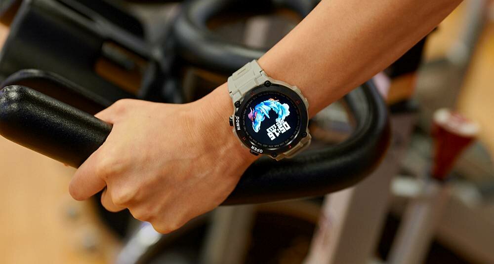 Smartwatch GARETT Sport Tactic ekran bateria pasek wykonanie odporność funkcje monitoring pomiar aplikacja łączność odbieranie dzwonienie