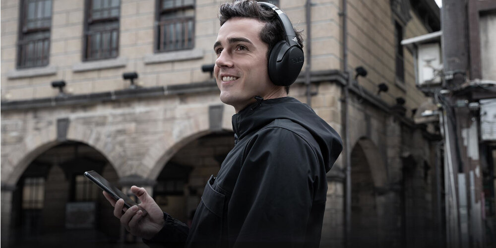 SŁUCHAWKI BEZPRZEWODOWE Z MIKROFONEM ASUS ROG STRIX GO 2.4 ELECTRO PUNK łączność przewodowa łączność bezprzewodowa stabilność połączenia zasięg