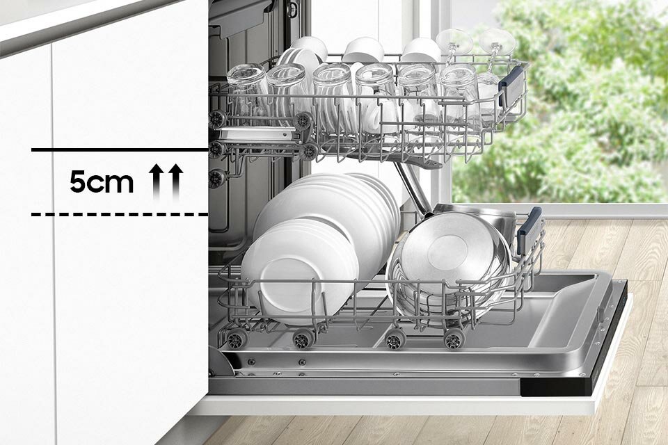 Regulacja wysokości górnego kosza w zakresie 5 cm w górę i dół Regulacja wysokości górnego kosza w zakresie 5 cm w górę i dół