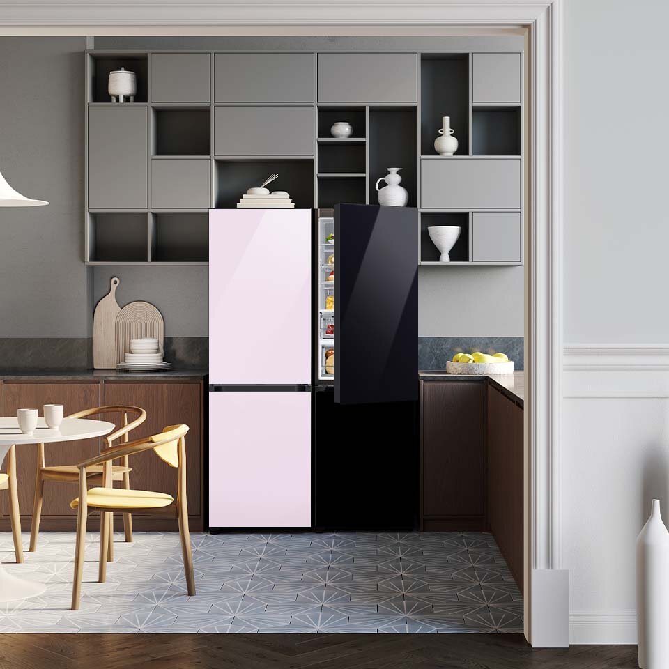 System modułowy to rozwiązanie, które umożliwia skomponowanie spersonalizowanej lodówki. Jest to widoczne na zdjęciu, które ukazuje dwie chłodziarko-zamrażarki połączone w jedną kombinację. System modułowy to rozwiązanie, które umożliwia skomponowanie spersonalizowanej lodówki. Jest to widoczne na zdjęciu, które ukazuje dwie chłodziarko-zamrażarki połączone w jedną kombinację.