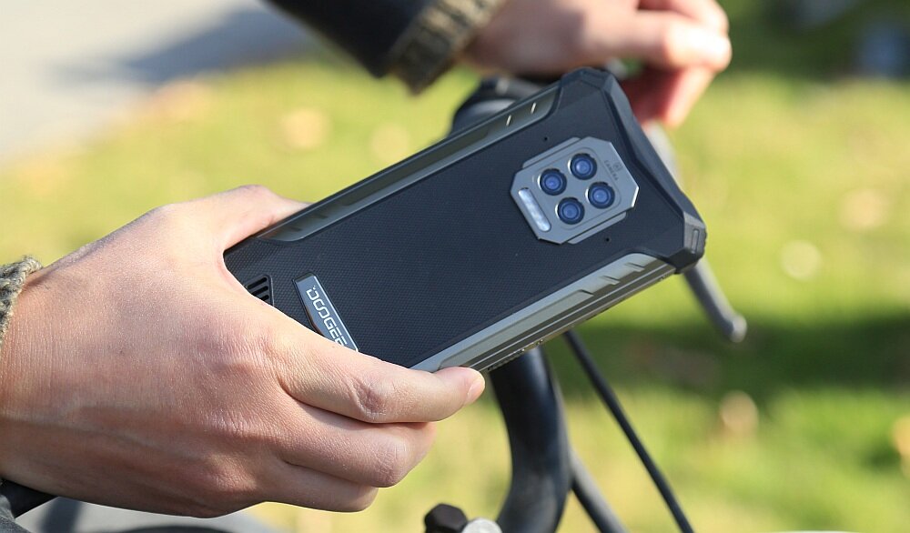 Smartfon DOOGEE S86  ekran procesor bateria pamięć aparat gps 