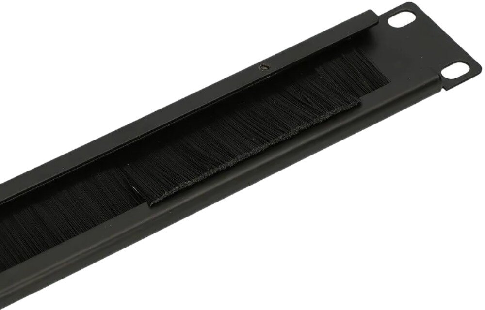 Organizer kabli EXTRALINK EX.9670 Zbliżenie na końcówkę czarnego panelu z otworami montażowymi i fragmentem szczotkowego przepustu