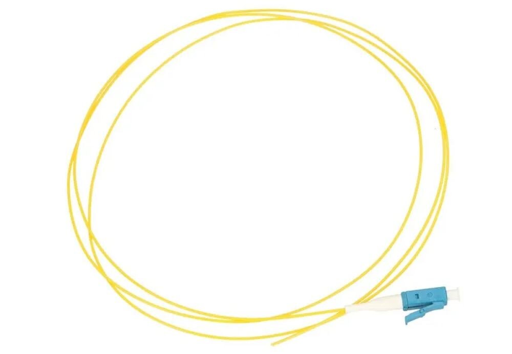 Kabel EXTRALINK Pigtaile - zwinięty kabel na białym tle