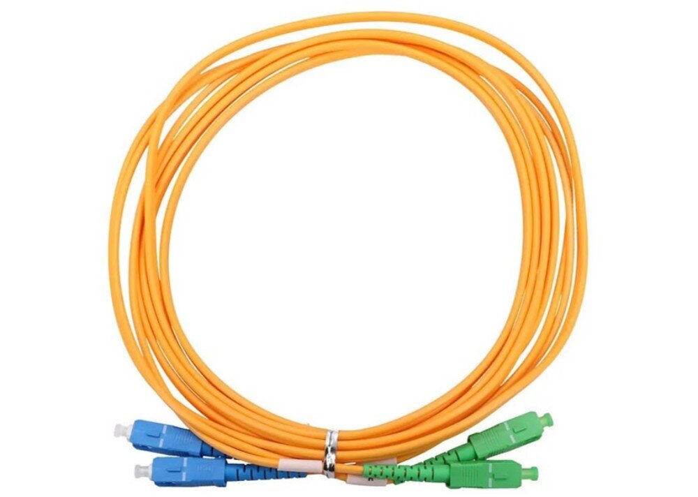 Kabel patchcord EXTRALINK EX.16682 3 m Zdjęcie zwiniętego kabla w żółtej osłonie na białym tle
