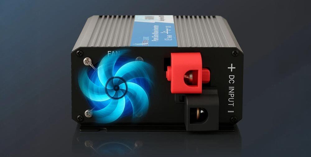 Przetwornica EXTRALINK OPIP-500W 12V/230V EX.18075 inteligentny wentylator chłodzący, przetwonica od tyłu na ciemnym tle