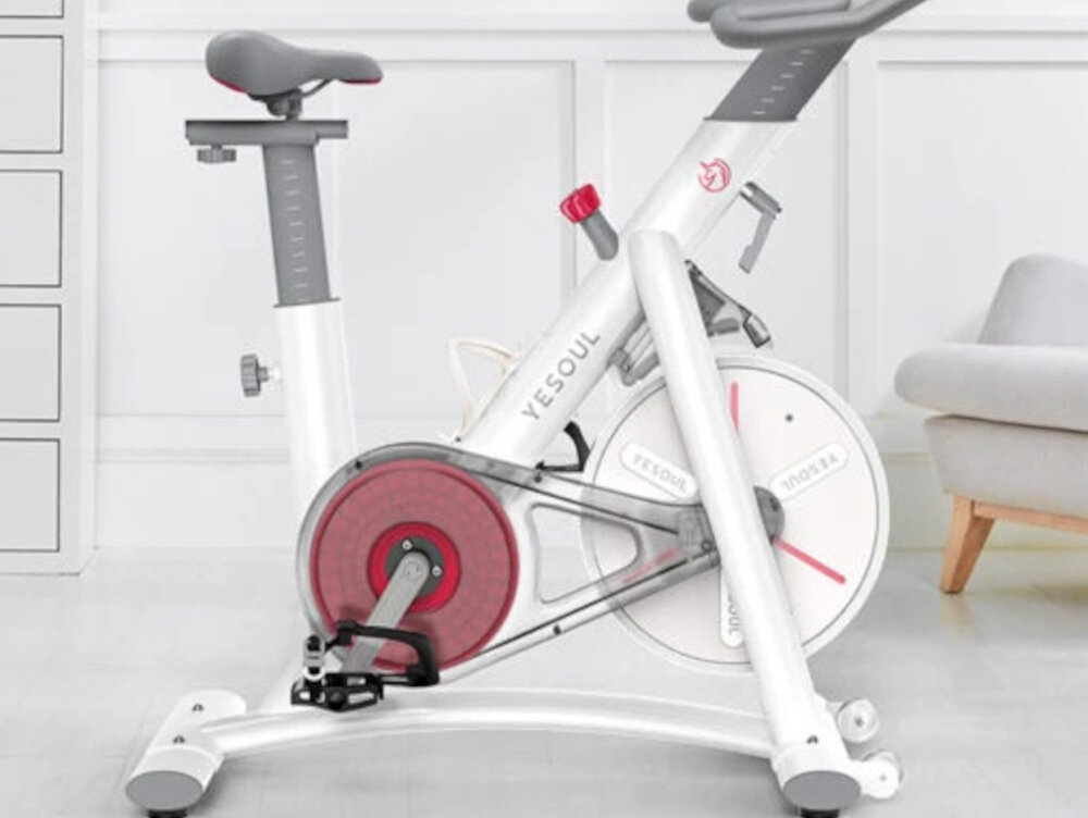 Rower spinningowy YESOUL S3 pedały koszykowe z opaskami stabilna podstawa bezpieczna wygodna jazda maksymalne obciążenie do 120 kg